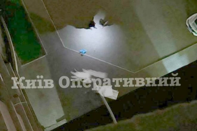 В Киеве двое подростков упали с многоэтажки: в полиции рассказали детали