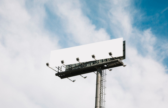 В Киеве ввели ограничения использования электроэнергии на рекламных конструкциях