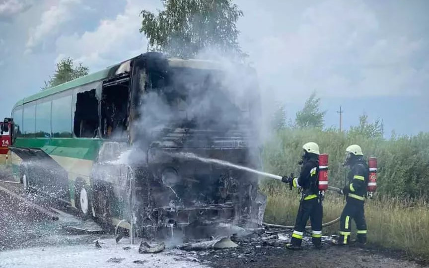 На Львівщині загорівся автобус з дітьми