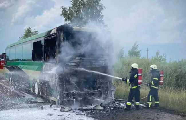 На Львовщине загорелся автобус с детьми