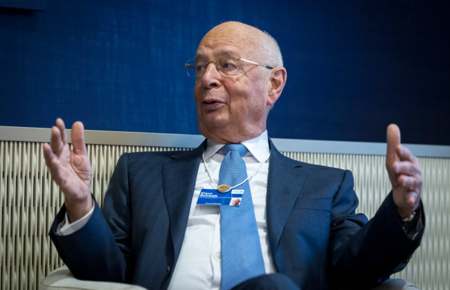 Основателя Всемирного экономического форума в Давосе обвинили в эйджизме и преследовании женщин