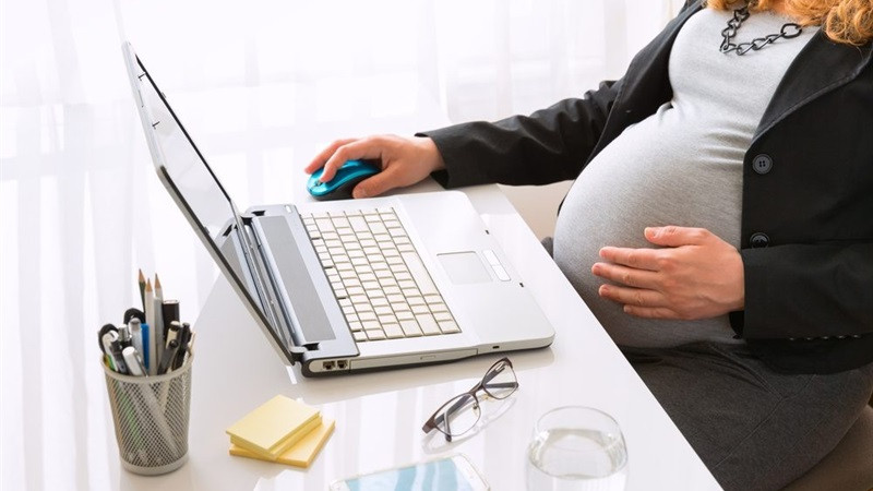 Подлежит ли налогообложению военным сбором сумма пособия по беременности и родам