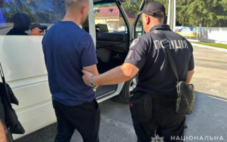 Требовал деньги за «крышевание» бизнеса: правоохранители задержали криминального авторитета