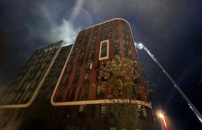 В Киеве произошел сильный пожар в ЖК «Республика», фото