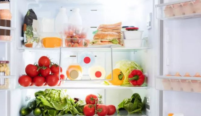 Как безопасно хранить пищу, когда выключили свет: советы Минздрава