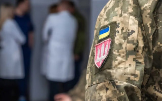 На Закарпатті чоловік порізав вени в ТЦК