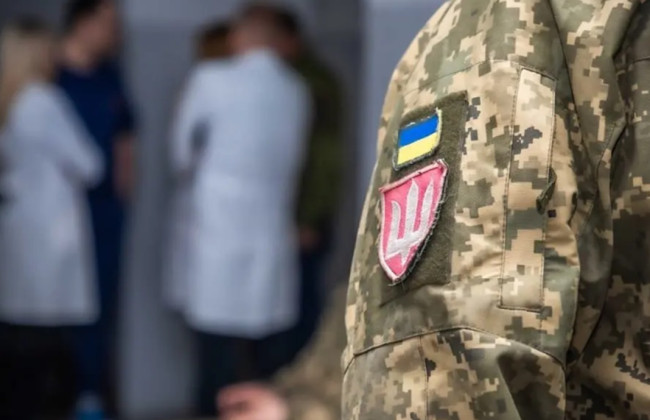 На Закарпатье мужчина порезал вены в ТЦК