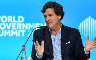 Такер Карлсон, который записывал путина, анонсировал интервью с Владимиром Зеленским