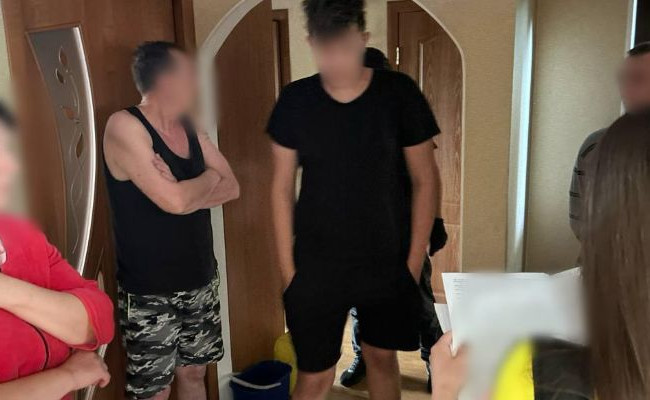 В Киевской области разоблачили мошенников, которые продавали через Instagram несуществующие iPhone и MacBook