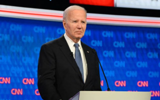 «Я не выбываю»: Джо Байден пообещал остаться в президентской гонке