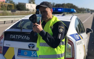 Патрульні нагадали водіям, які штрафи передбачені за перевищення швидкості