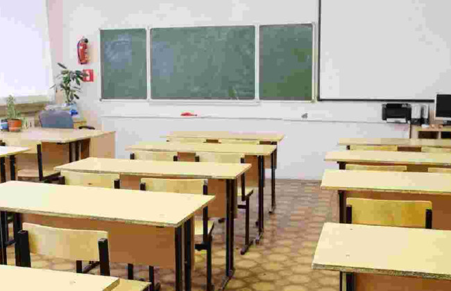 Школьники Львова сядут за парты в августе