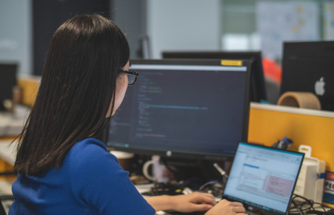 Украинки могут бесплатно пройти обучение в креативных и IT-индустриях – детали