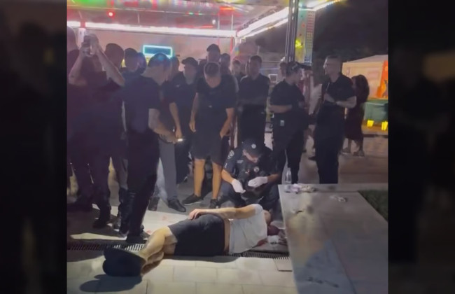 Массовая драка в одесской Аркадии: тяжело ранен 28-летний военного