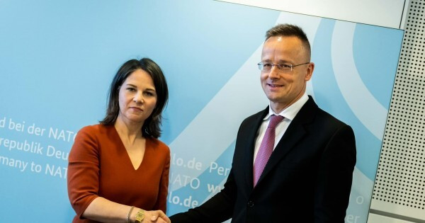 В Венгрии отмену встречи с главой МИД Германии объяснили техническими причинами