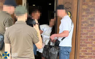 Схема ухилення від мобілізації: у Львові затримано адвокатку та її зятя, який перебував у розшуку