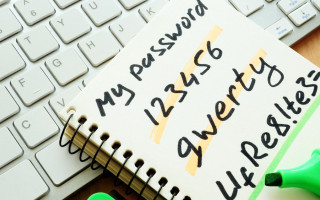 Чому важливо мати різні паролі до власних акаунтів: поради кіберполіції