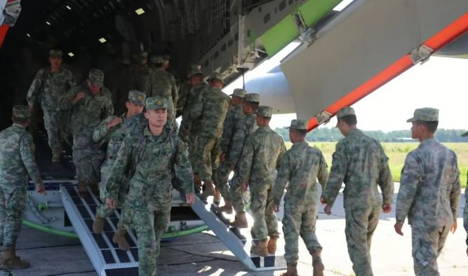 В Беларусь на «антитеррористические» учения прибыли китайские военные