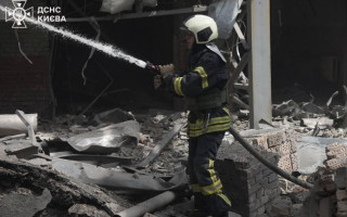 Ракетний удар рф по Києву: Кличко повідомив про влучання в житловий будинок