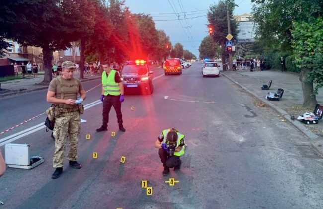 В Луцке задержали мужчину, который из окна автомобиля бросил в людей гранату