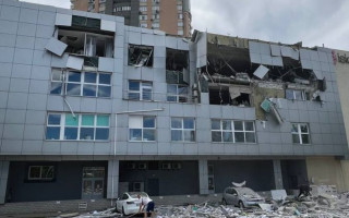 У Києві зросла кількість жертв у результаті падіння уламків російської ракети на медзаклад «Ісіда», відео