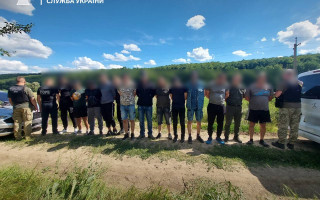 На кордоні з Молдовою затримали 17 нелегальних «туристів»