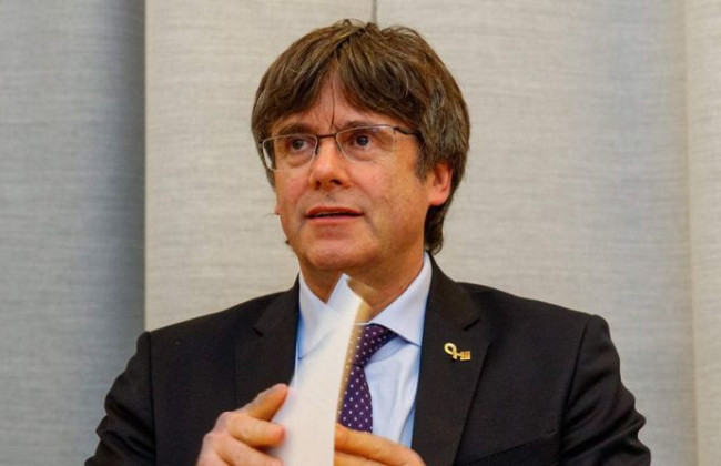 Верховный суд Испании закрыл дело о терроризме против лидера сепаратистов Каталонии Пучдемона