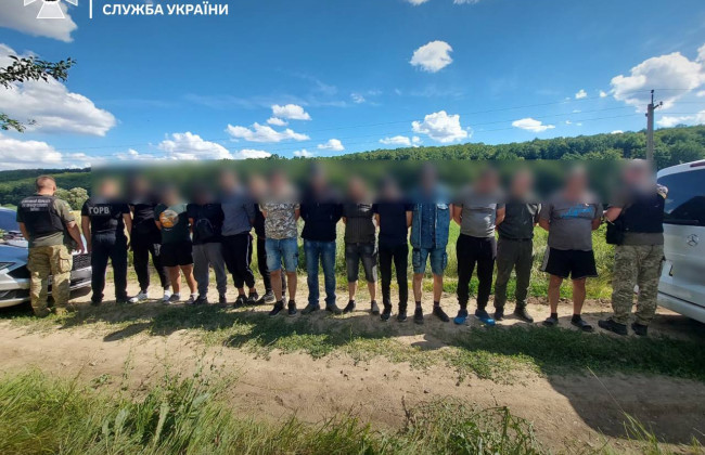 На границе с Молдовой задержали 17 нелегальных «туристов»