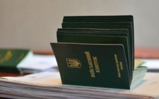 Кабмін дозволив студентам з окупованих територій надавати до вишів військово-облікові документи після скасування воєнного стану