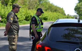 Законодавством встановлено заборону на зміну місця проживання без дозволу керівника ТЦК, а не заборону на пересування Україною – рішення суду