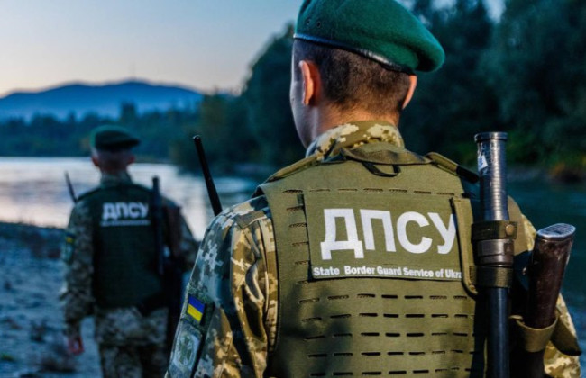 От $5000 до $16000 за поездку на зерновозе: на границе с Молдовой поймали 23 «туристов»