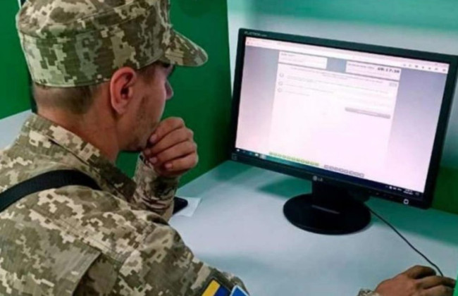 17-летние юноши, которые еще не стали на воинский учет, получат повестки и могут быть оштрафованы, – спикер Минобороны