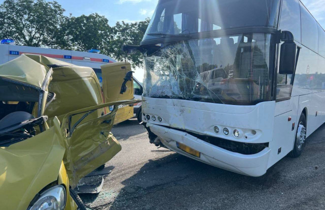 В Молдове автобус Кишинев-Киев столкнулся с легковушкой: есть погибшие