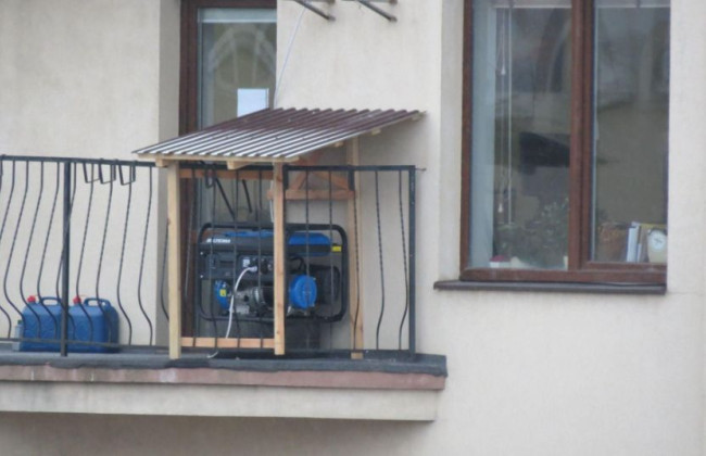 Генератори в багатоповерхових будинках не можна використовувати навіть на балконах — Держенергонагляд