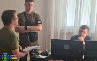 Хабар за надання ліцензії на продаж пального: затримали одного з головних податківців Києва