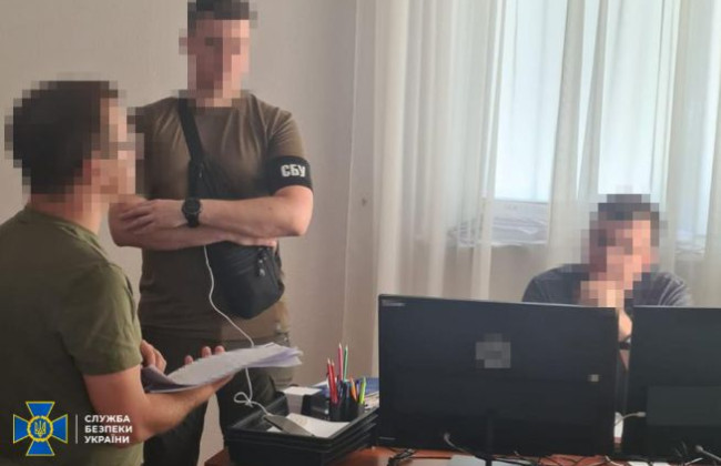 Взятка за предоставление лицензии на продажу горючего: задержали одного из главных налоговиков Киева