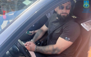 На Львівщині працівник ДСНС за $5 500 обіцяв чоловіку оновити дані у ТЦК та оформити відстрочку