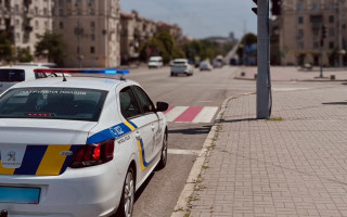 Не работает светофор на перекрестке и отсутствует регулировщик – в полиции объяснили, как действовать