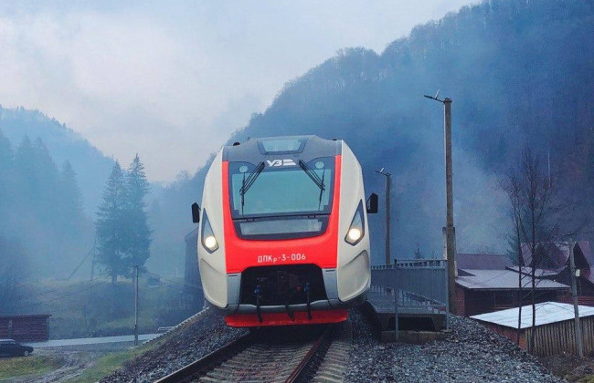 Укрзализныця увеличивает количество рейсов региональных поездов между Львовом, горами и Черновцами