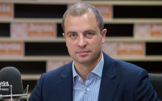 Бывший посол Польши при НАТО Томаш Шатковский обвиняется в шпионаже, — заявил Дональд Туск