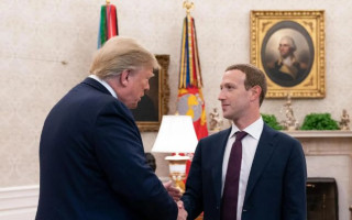 Meta сняла все ограничения с аккаунтов Трампа в Facebook и Instagram