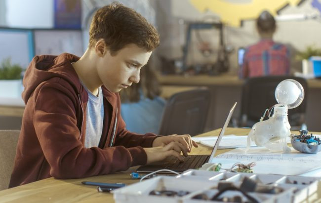 Допускается ли принятие на работу лиц моложе 16 лет