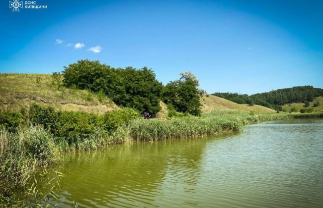 Трагедия на Киевщине: во время купания утонул ребенок