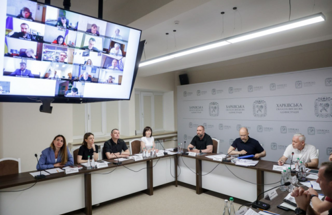 Список работников, которые могут получить надбавку за работу во время интенсивных обстрелов, будет согласовываться местной администрацией