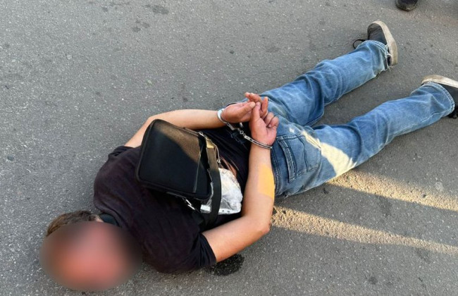 В Полтаве неадекватный мужчина с ножом напал на полицейских