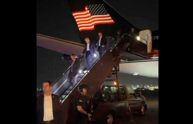 Дональд Трамп впервые после покушения появился на публике: видео