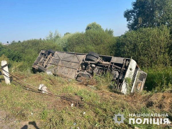 На Тернопольщине автобус с паломниками перевернулся, есть пострадавшие