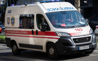 В Одессе медики едва объехали кое-как припаркованные машины, чтобы спасти мужчину