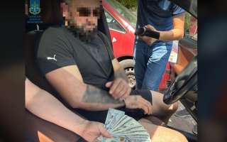 Требовал у военнообязанного 5500 долларов за обновление данных в ТЦК и отсрочку: во Львовской области подозревают спасателя ГСЧС