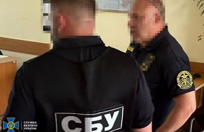 Требовал взятки с импортеров: задержали одного из главных таможенников на Прикарпатье